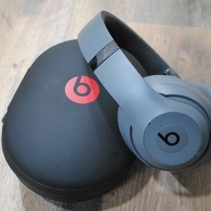 Beats by Dre Studio 3 Wireless Headphones, Gray